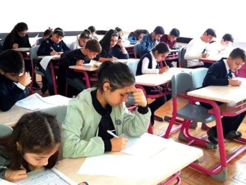 Bakı məktəbliləri biliklərini sınayıblar