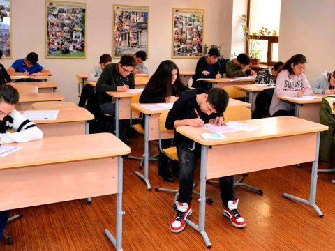 Qəbul imtahanlarında ən aşağı nəticə göstərən Bakı məktəbləri – 20 ilə 2  tələbə “istehsalı”  