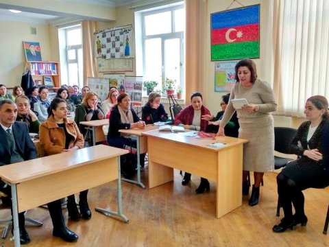 Məktəb direktorları hesabat verdilər    