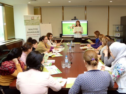 Müəllimlərin maliyyə savadı artırılacaq