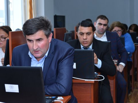 Direktorların  imtahanında zəif nəticə - Kimsə 50 baldan yuxarı toplamadı  