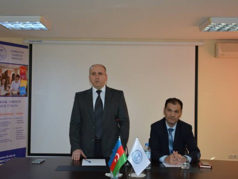 İnstitutda qadınlara qarşı zorakılıq müzakirə edildi