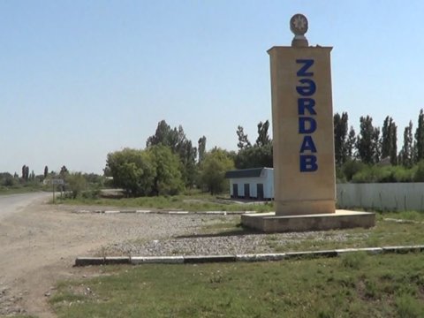 Buradakı əksər abituriyentlər 100-dən aşağı bal toplayır, kəndlərdən illərdir, tələbə çıxmır –  Zərdab “təhsili”