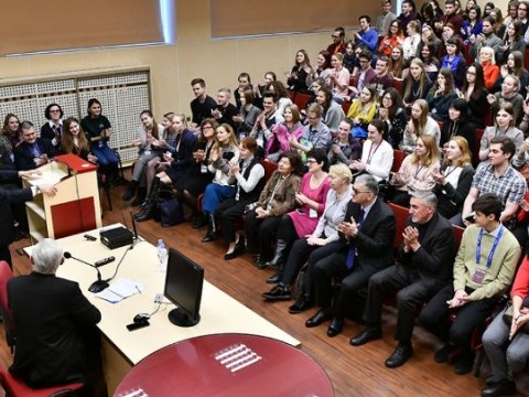 Akif Əlizadə universitetdə mühazirə oxudu
