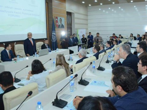 Məzunlar işəgötürən olaraq əmək bazarına daxil olmalıdır  