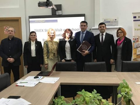 Müəllimlərmiz Buxarestdə şagirdlərin qiymətləndirmə təcrübəsini öyrəniblər