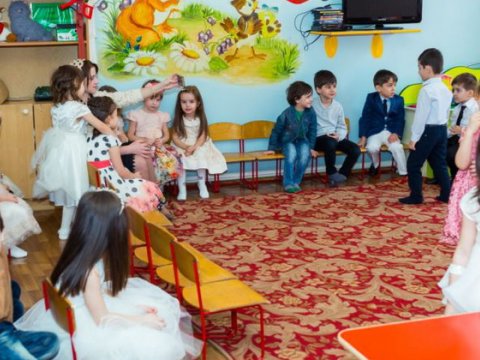 Bağçalardan aylıq ödənişlər yığışdırılır