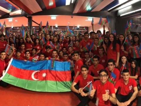 İyirmi minə yaxın tələbə-könüllüdən vahid baza yaradıldı
