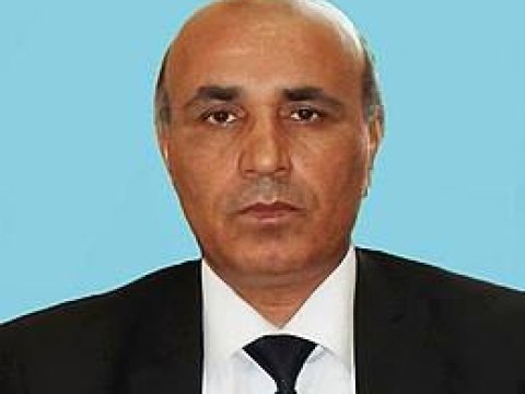 Universitetin kitabxanasına 171 nüsxə kitab-dərs vəsaiti hədiyyə edən professor - FOTO