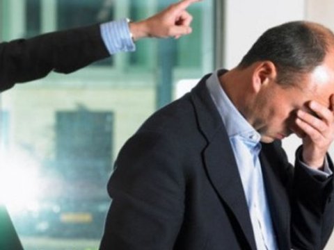 Müəllimlə şagird arasındakı davaya görə direktor nazirliyə çağırıldı