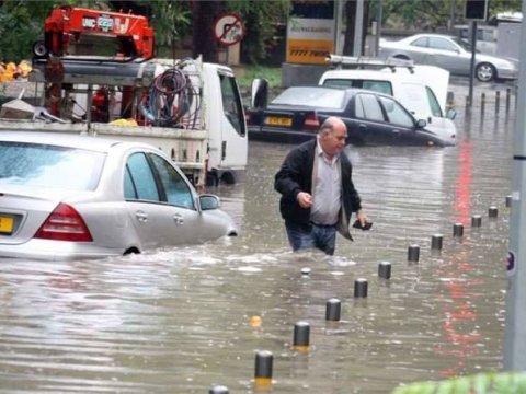 Güclü yağış dərsləri 1 günlük təxirə saldı