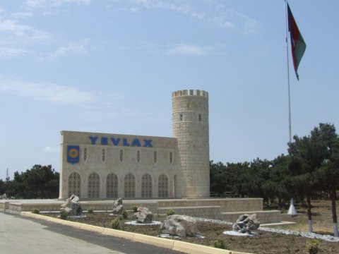 Yevlaxda şagird azlığı yaşayan bu məktəblər tələbə yetişdirə bilmir - Rəsmi rəqəmlər  