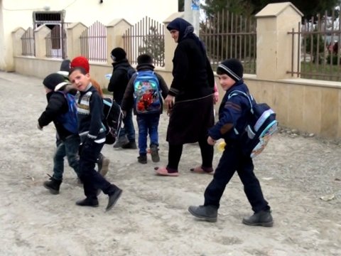 Bit-birə basdığı deyilən kənd məktəbinin direktoru danışdı: “Bu, böhtan, iftiradır”  