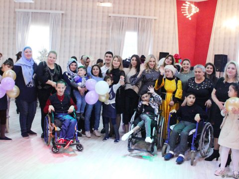 Bakıda “Uşaqları güldürək ki, dünya gülsün” adlı aksiya keçirilib  - FOTO