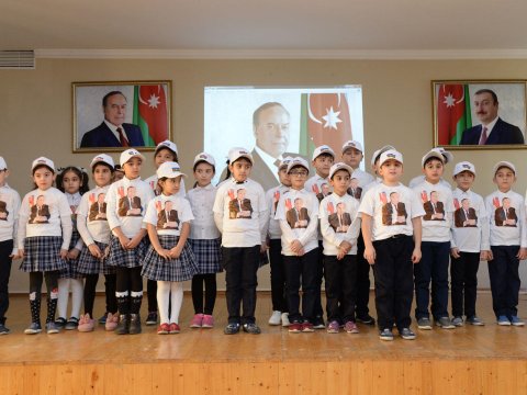 Məktəblərdə Heydər Əliyevin anım günü qeyd edilir  - FOTO