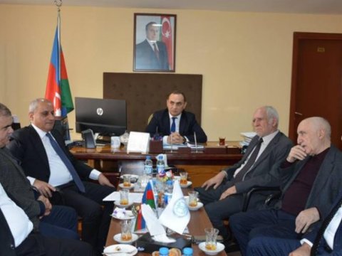İlahiyyat İnstitutunun rektoru İctimai Nəzarət Şurasının üzvləri ilə görüşüb  