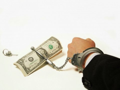 Məktəb direktorundan rüşvət alan sayt rəhbər həbsdə qaldı