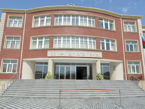 Məktəbin qarşısında baş verən qanlı olayla bağlı  rəsmi açıqlama 