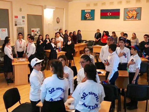 Məktəblilər breyn-rinq yarışında biliklərini sınayıblar  