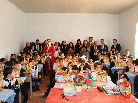 Azərbaycan Universitetinin “Kənd məktəblisinə dəstək” layihəsi davam edir  