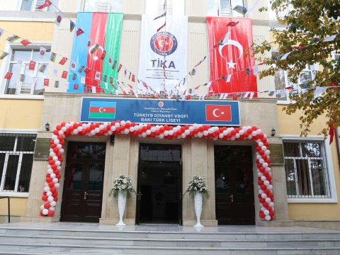 Məzunlarının  Türkiyədə  ödənişsiz oxuduğu deyilən  liseyin direktoru: “Bu, yalandır, aldanmayın”