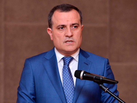 Nazir şagirdlərə əlavə fənnlərin tədris olunması ilə bağlı iradlara cavab verdi