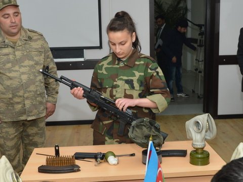 Peşə təhsili müəssisələrində hərbi hazırlıq fənni üzrə dərs saatları azaldılıb