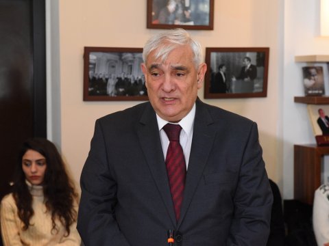 Hüseyn Cavidin əsərləri özbək dilində 