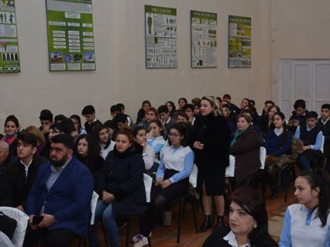 Abşeron məktəblərində rəqəmsal ödənişlə bağlı təlimlərə start verildi