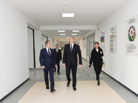 Prezident və xanımı Bakıda orta məktəbin açılışını etdi - FOTO  