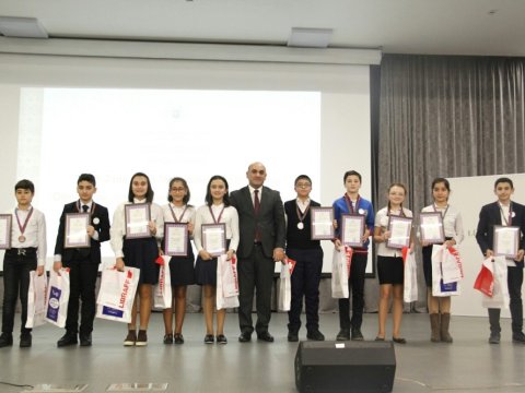 Məntiq olimpiadasının qalibləri və təhsil işçiləri mükafatlandırıldılar