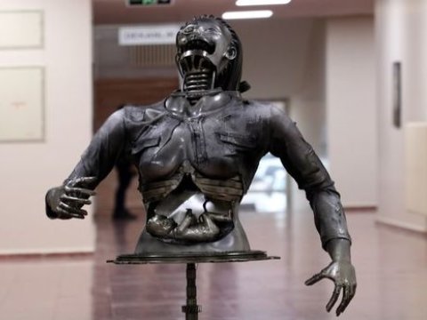 Türkiyəli müəllim Xocalı qətliamına heykəl həsr etdi - FOTO