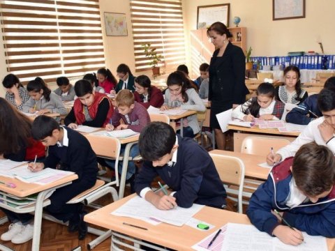 Azərbaycan  orta  təhsili 2018-ci ildə  - Faydasını növbəti illərdə görəcəyimiz  vacib  qərarlar,  mühüm  dəyişikliklər