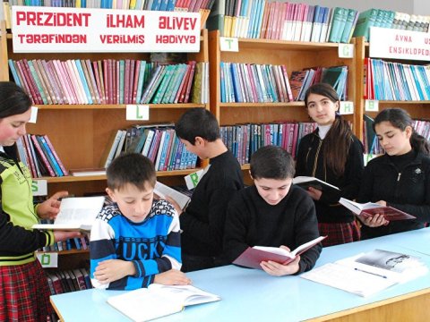 İnternat məktəbinin 2 məzunu Prezident təqaüdünə layiq görüldü