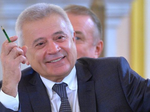 Rəhbərlik etdiyi kompaniya haqqında doktorluq dissertasiyası yazan azərbaycanlı milyarder – DOSYE  