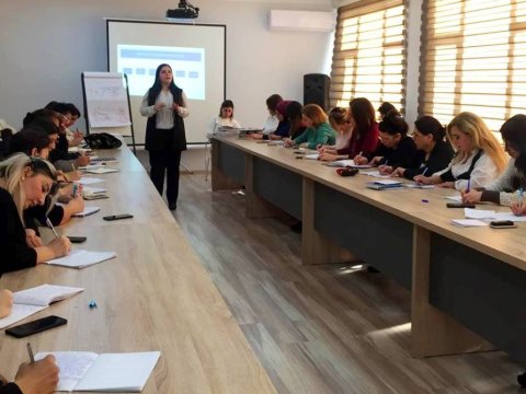 Təhsil işçiləri üçün ixtisasartırma təlimlərində 500 nəfər iştirak edib   