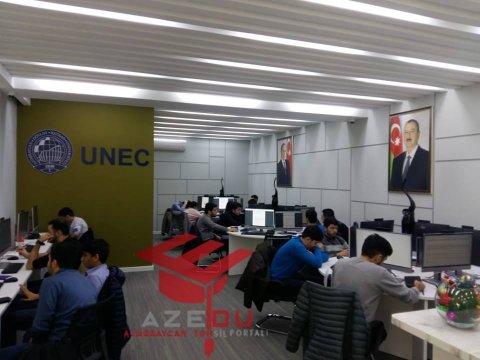 42  gənc  axşam  saatlarında  imtahana  hazırlaşır - UNEC-in 24/7 kitabxanasında isti FOTOLAR