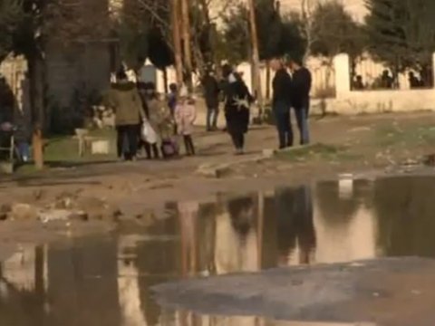 Bakıda məktəblilər dərsə getməkdə çətinlik çəkirlər - SƏBƏB + VİDEO