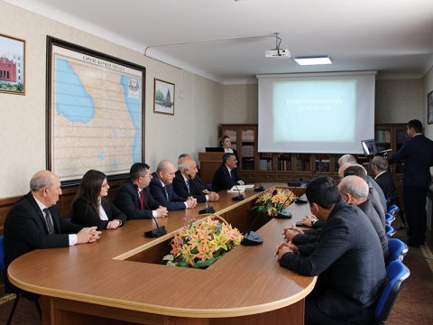 Alimlər şagirdlərə açıq dərs keçirdilər