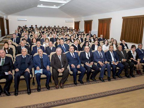 Rektor müəllimləri topladı, tapşırıqlar verdi   