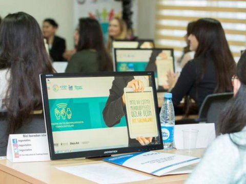 Bakının 26 məktəbində informatika təmayüllü siniflər açıldı