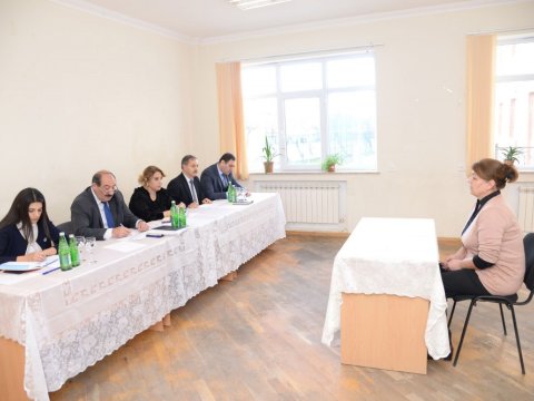 Üç rayon üzrə müəllim və valideynlərin müraciəti dinlənilib