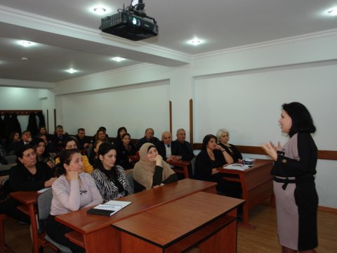 Kollec müəllimləri üçün UNEC-də təlim keçirilir - FOTO