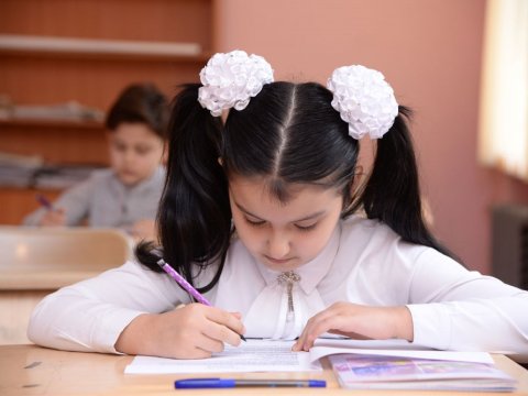 Məktəbi vaхtından əvvəl bitirmək istəyən 10 şagird imtahan verdi - FOTO