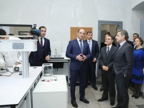 Sarkozi Novruz Məmmədovla universitetə getdi - FOTO