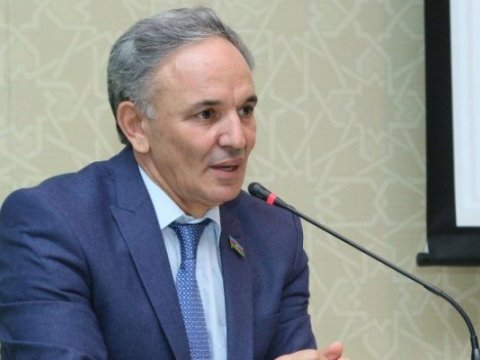 “Kitabların oxunması məcburiləşdirilməlidir” - Əflatun Amaşov