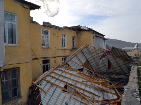 Güclü  külək  ölkə  məktəblərinə necə təsir edib? – “Allahın işini bilmək olmaz”  