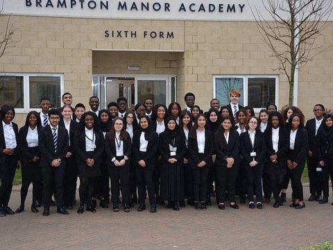 Adi məktəbin adi şagirdləri ölkəni təəccübləndirdilər - FOTO