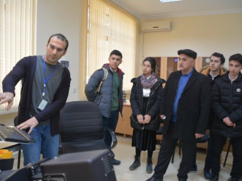 Məktəblilərə fizika sahəsində əldə olunan yeniliklər barədə məlumat verilib