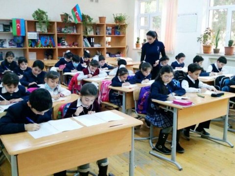 Məktəblərdə 1-ci yarımil üzrə yekun qiymətləndirmə aparılır    